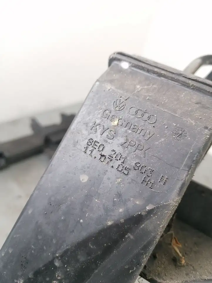 Audi A4 S4 B7 8E 8H (2004 - 2009) 8E0201803H Резонатор впуска — фото 2