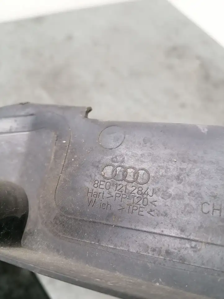 Audi A4 S4 B7 8E 8H (2004 - 2009) 8E0121284J Дефлектор воздуха — фото 2