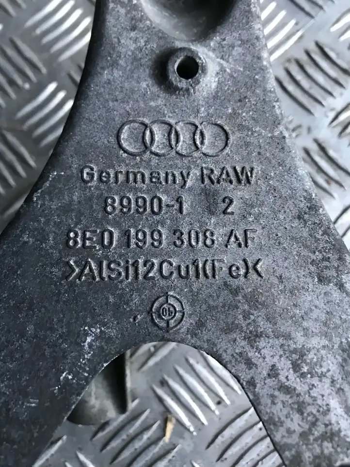 Audi A4 S4 B7 8E 8H (2004 - 2009) 8E0199308AF Кронштейн двигателя — фото 2