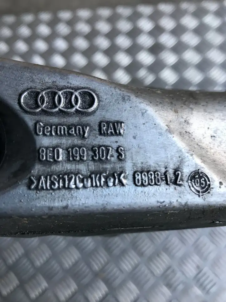 Audi A4 S4 B7 8E 8H (2004 - 2009) 8E0199307S Кронштейн двигателя — фото 2