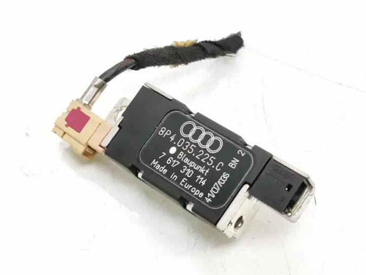 Audi A3/S3 8P (2004 - 2008) 8P4035225C Усилитель антенны — фото 2