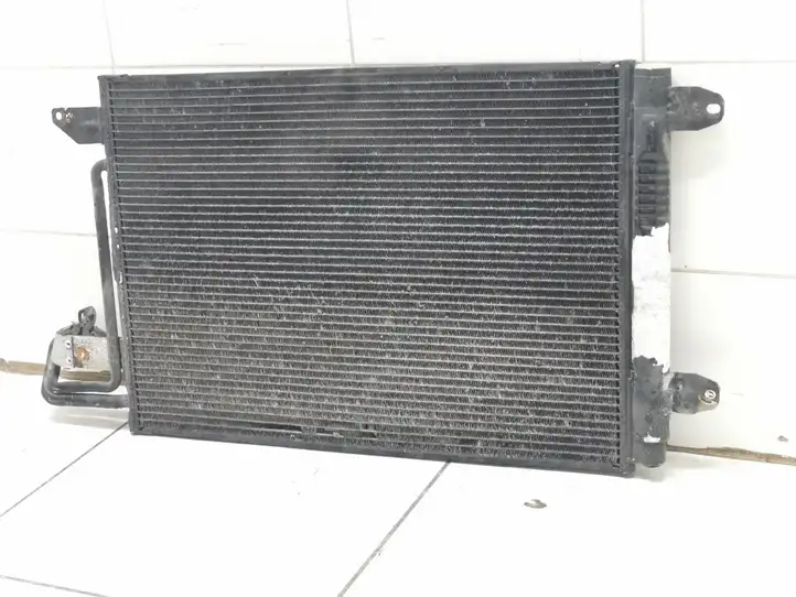 Volkswagen Golf V (2003 - 2009) 1K0820411E Радиатор кондиционера — фото 1
