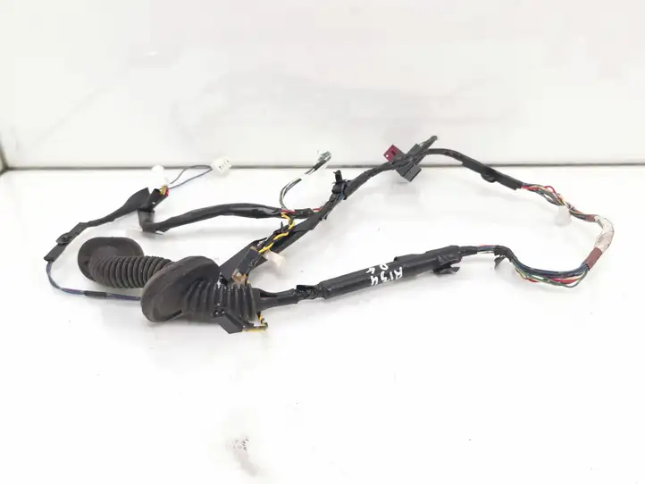 Toyota Avensis T250 (2006 - 2009) 8215305210 Проводка задней двери — фото 1
