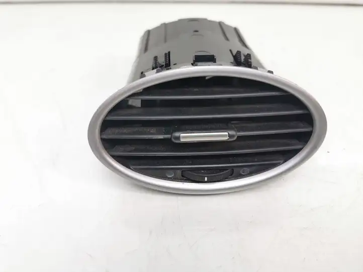Ford Focus (2008 - 2011) 6N41A014L21CB39PA Боковой воздушный дефлектор — фото 1