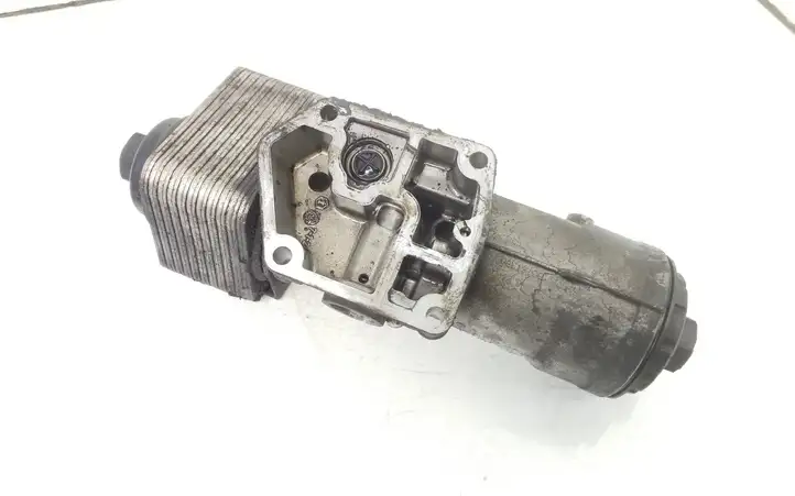 Volkswagen PASSAT B6 (2005 - 2010) 045115389J Кронштейн масляного фильтра — фото 4