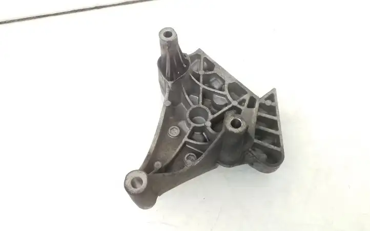Volkswagen PASSAT B6 (2005 - 2010) 03G199207G Кронштейн двигателя — фото 2