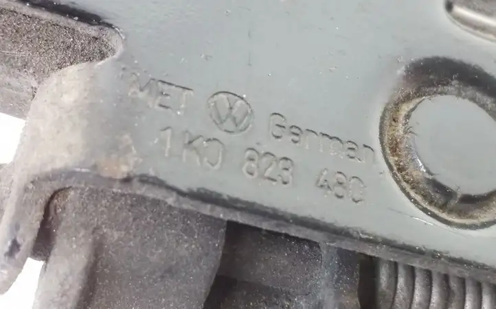 Volkswagen Jetta V (2005 - 2010) 1K0823480 Кронштейн замка капота — фото 4
