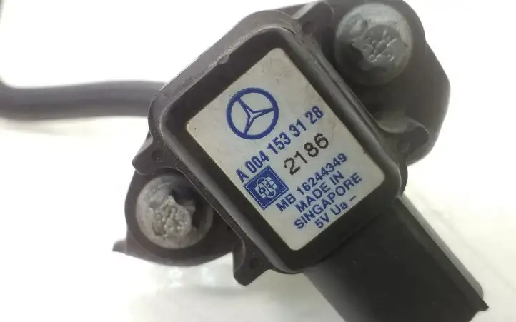 Mercedes-Benz E W211 (2002 - 2009) A0041533128 Датчик давления воздуха впуска — фото 4