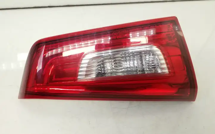 Mitsubishi ASX (2010 - 2016) P9373 Задний фонарь в крышке багажника — фото 1