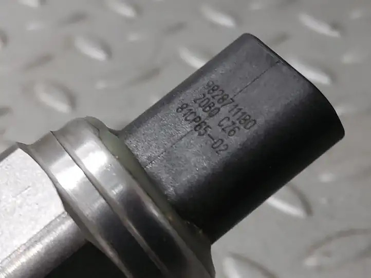 Citroen Berlingo (2018 - ) 9828711180 Датчик температуры топлива — фото 2