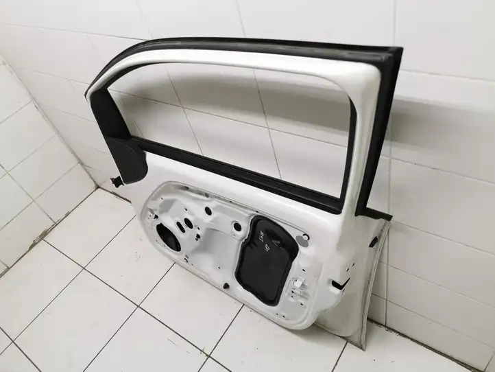 Volkswagen Up (2011 - ) Дверь — фото 3