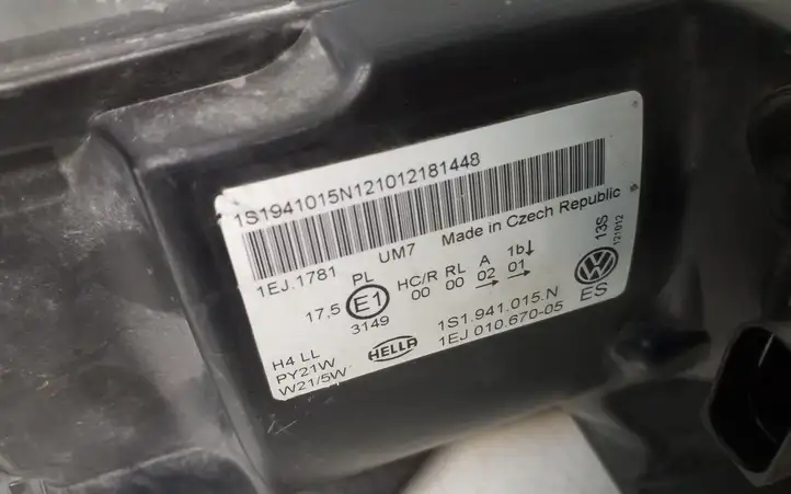 Volkswagen Up (2011 - ) 1S1941015N Передняя фара — фото 9