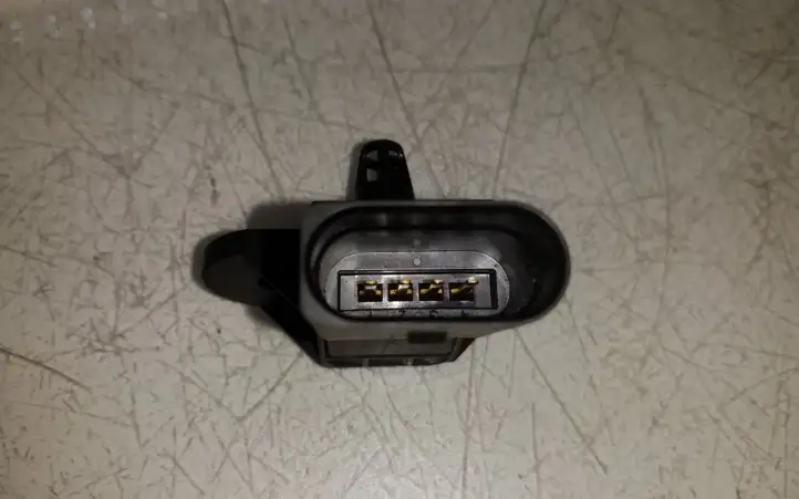Volkswagen Up (2011 - ) 0261230235 Датчик давления воздуха впуска — фото 4