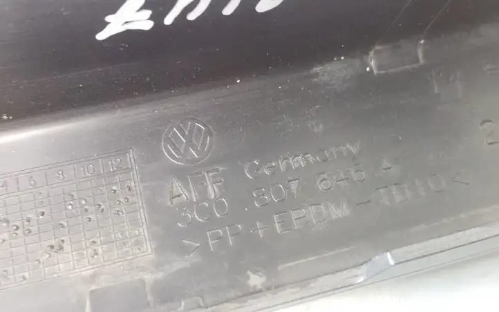 Volkswagen PASSAT B6 (2005 - 2010) 3C0807646A Молдинг переднего бампера — фото 4