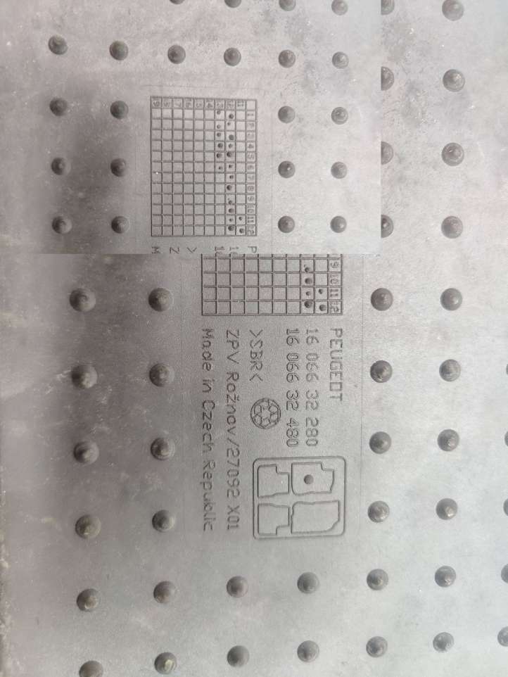 Peugeot 208 (2012 - 2015)  1606632280 Комплект автомобильного коврика