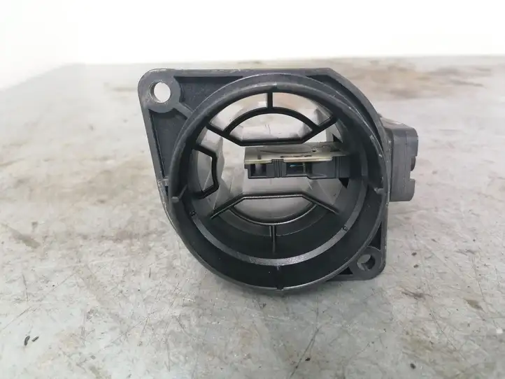 Volkswagen Golf VII (2013 - 2019) 04L906461B Датчик массового расхода воздуха — фото 2