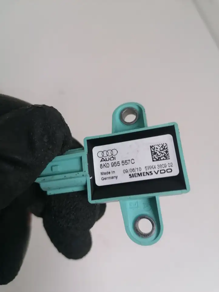 Audi A4 S4 B8 8K (2007 - 2011) 8K0955557C Датчик удара SRS — фото 2