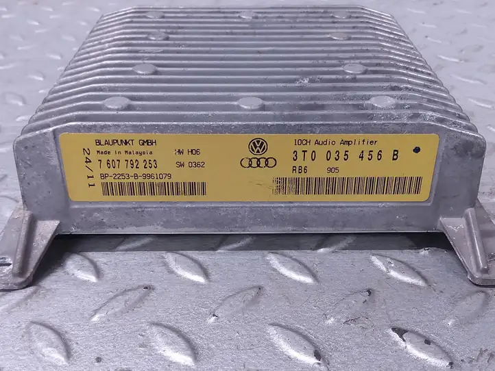 Volkswagen PASSAT B7 USA (2012 - 2016) 3T0035456B Усилитель звука — фото 2