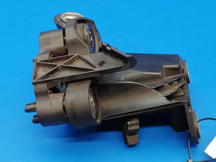 Mercedes-Benz E W212 (2009 - 2016) A2124300410 Кронштейн блока ABS — фото 7