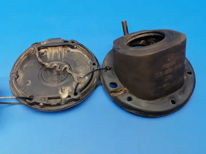 Smart ForTwo I (2000 - 2007) 0001513V011 Крышка топливного бака — фото 8