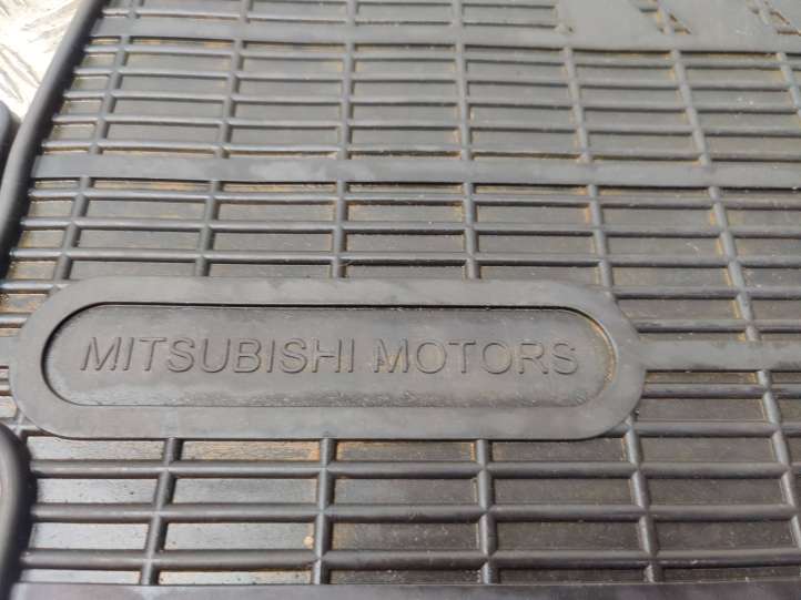 Mitsubishi Outlander (2018 - 2021)  314773 Комплект автомобильного коврика