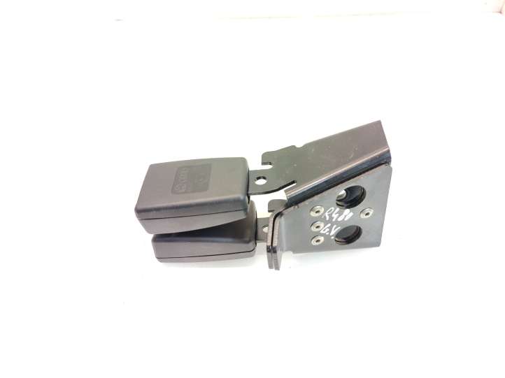 Audi Q7 (2005 - 2009)  4L0857739C Задний средний замок ремня