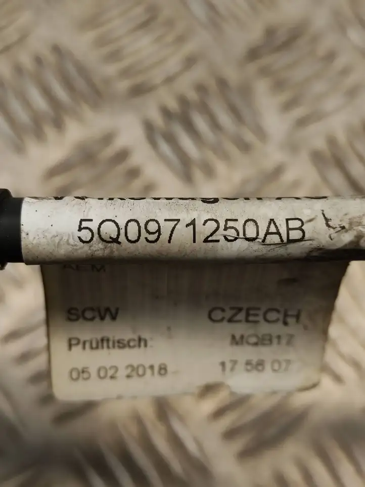 Audi A3/S3 8V (2016 - 2020) 5Q0971250AB Минусовой провод аккумулятора — фото 6