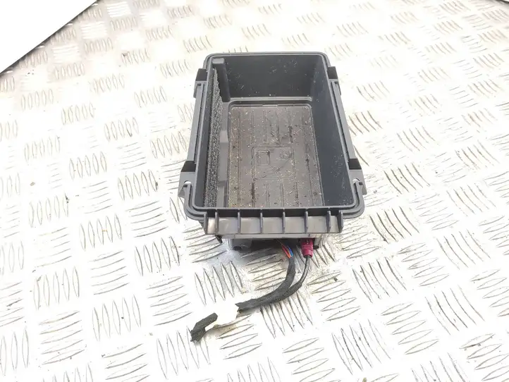 Audi A3/S3 8V (2016 - 2020) 8V0863300D Модуль беспроводной зарядки — фото 1