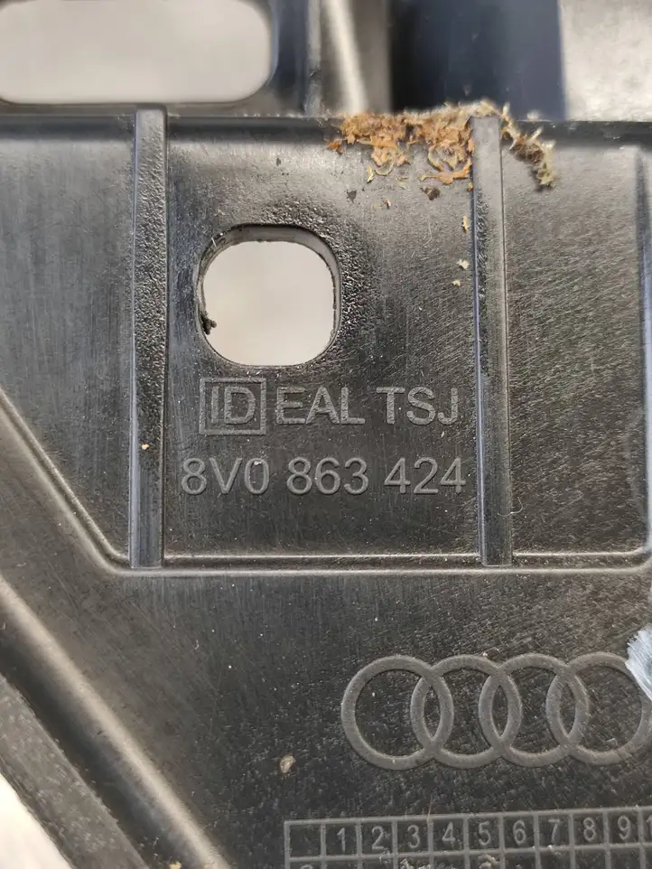 Audi A3/S3 8V (2016 - 2020) 8V0863424 Прочая отделка багажника — фото 6