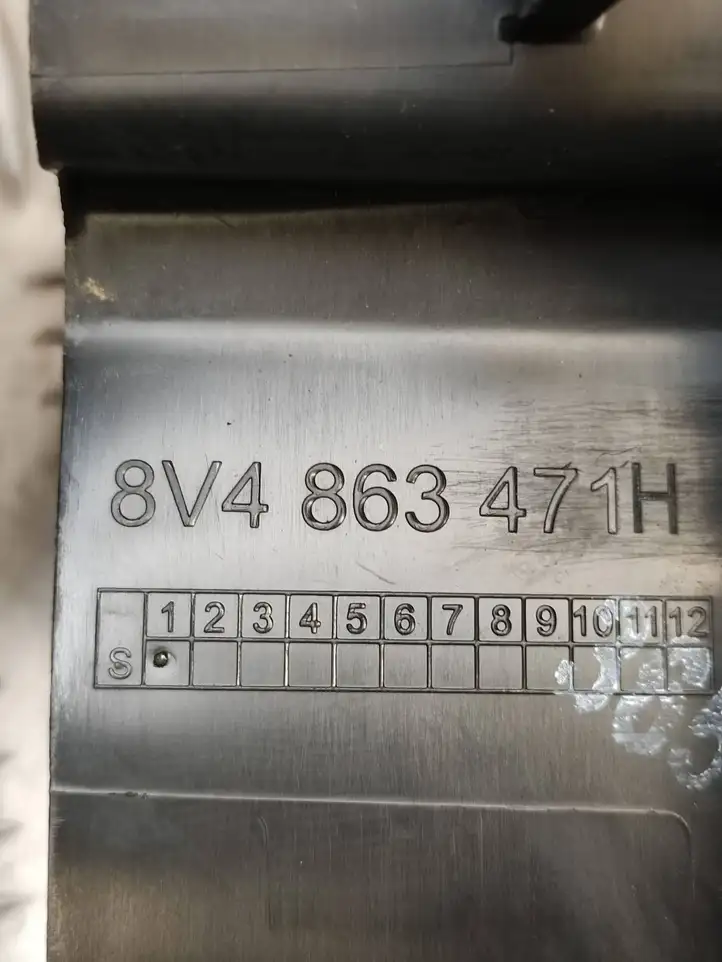 Audi A3/S3 8V (2016 - 2020) 8V4863471H Отделка порога багажника — фото 3