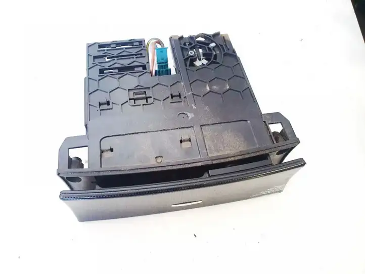 Mercedes-Benz ML W164 (2005 - 2011) a1648100030 Передняя пепельница — фото 2