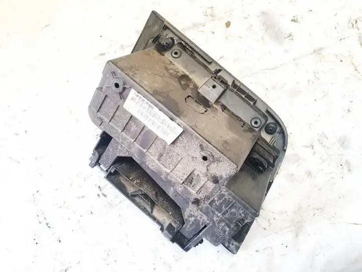 Seat Leon (1P) (2005 - 2012) 170300010797024 Вещевой ящик — фото 2