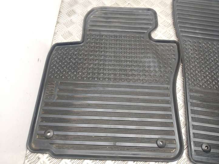 Skoda Octavia Mk2 (1Z) (2004 - 2013)  1Z1862451 Комплект автомобильного коврика