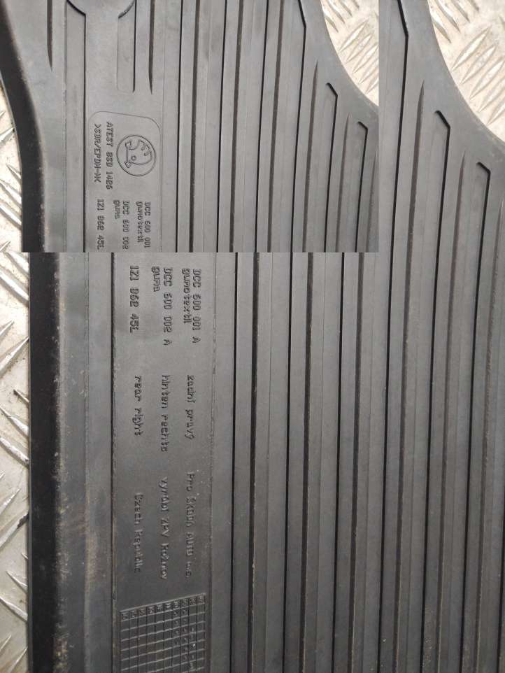 Skoda Octavia Mk2 (1Z) (2004 - 2013)  1Z1862451 Комплект автомобильного коврика