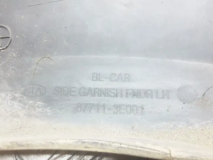 Kia Sorento (2002 - 2006) 877113E001 Молдинг крыла — фото 3