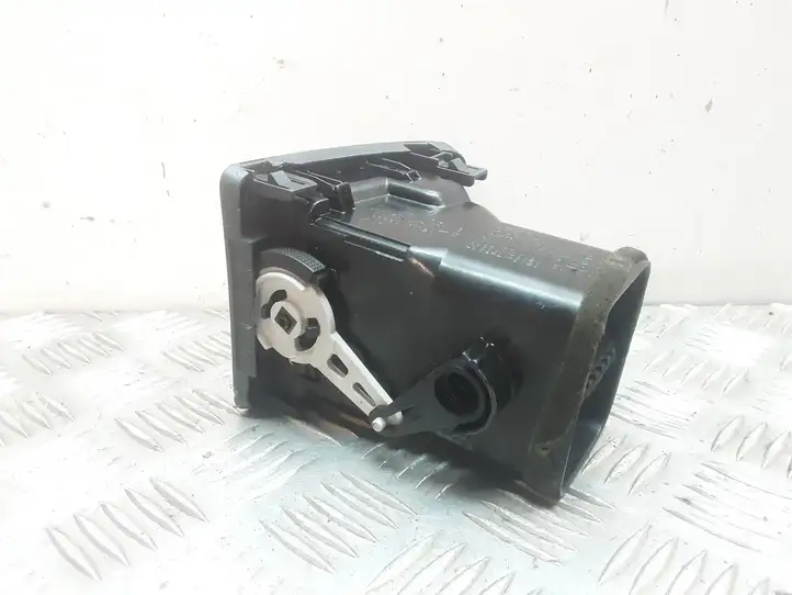Toyota Corolla Verso E121 (2001 - 2004) 5566013020 Боковой воздушный дефлектор — фото 3