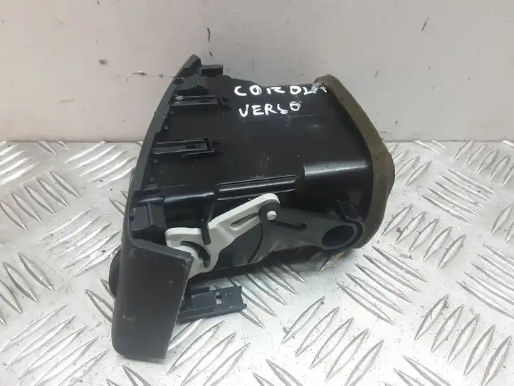 Toyota Corolla Verso E121 (2001 - 2004) Центральный воздушный дефлектор — фото 2