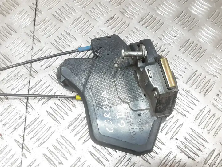 Toyota Corolla E120 E130 (2000 - 2004) Замок задней двери — фото 3