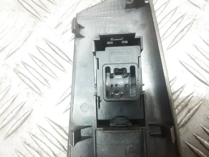 Toyota Corolla E120 E130 (2000 - 2004) 8480102341 Кнопка стеклоподъемников — фото 3