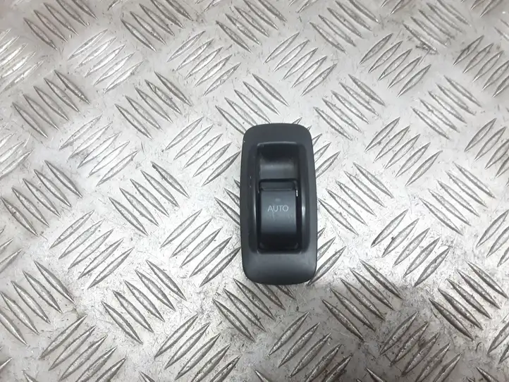 Toyota Corolla E120 E130 (2000 - 2004) 8480102411 Кнопка стеклоподъемников — фото 1