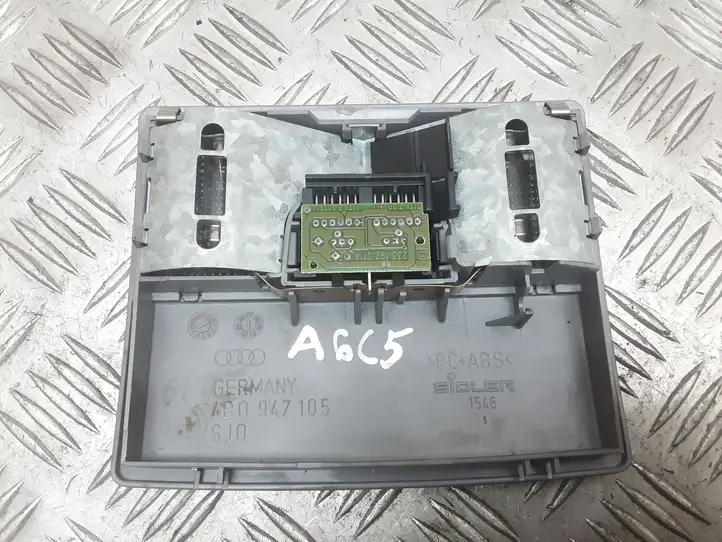 Audi A6 S6 C5 4B (1997 - 2001) 4B0947105 Передняя подсветка — фото 2