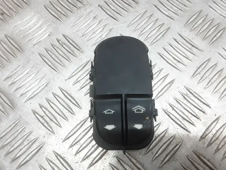 Ford Focus (1998 - 2004) YS4T14529AA Блок кнопок стеклоподъемников — фото 1
