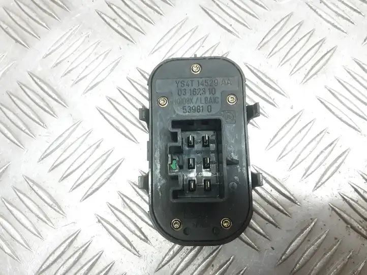 Ford Focus (1998 - 2004) YS4T14529AA Блок кнопок стеклоподъемников — фото 2