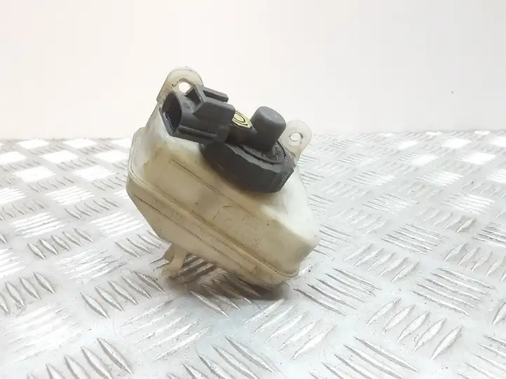 Ford Focus (1998 - 2004) 98AB2C217AD Бачок тормозной жидкости — фото 1