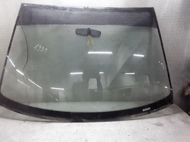 (1998 - 2002) Переднее стекло — фото 1
