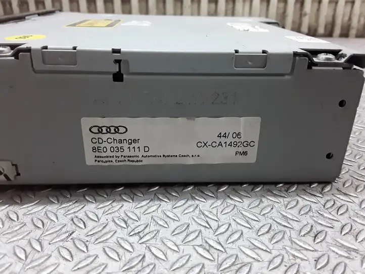 Audi A4 S4 B7 8E 8H (2004 - 2009) 8E0035111D CD/DVD чейнджер — фото 2
