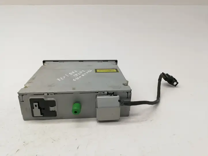 Volkswagen Touran I (2003 - 2010)  1T0035110A CD/DVD чейнджер