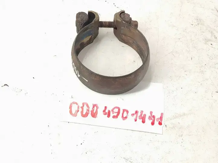 Mercedes-Benz C W204 (2007 - 2014)   Держатель глушителя