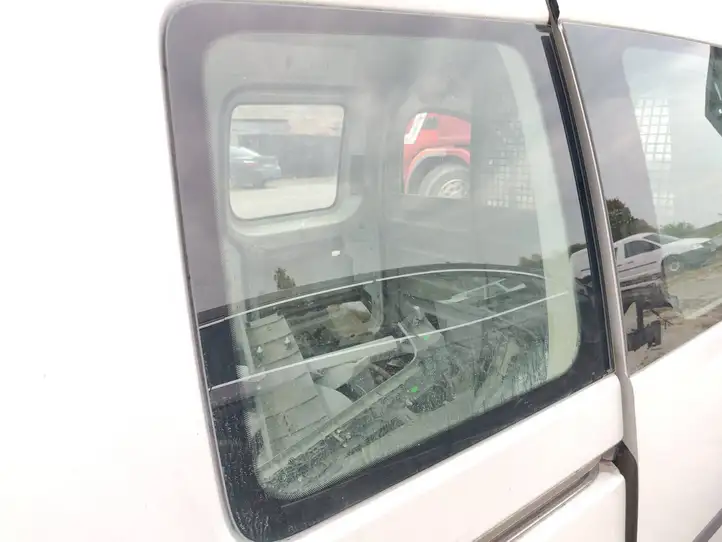 Volkswagen Caddy (2004 - 2010) 43R001583 Заднее боковое стекло — фото 1