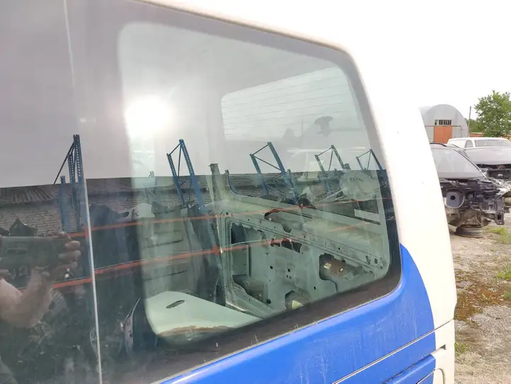 Volkswagen Caddy (2004 - 2010) 43R001583 Заднее боковое стекло — фото 2